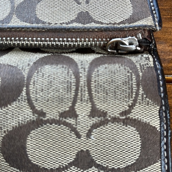 Coach Signature Trifold Wallet - Picture 4 of 16